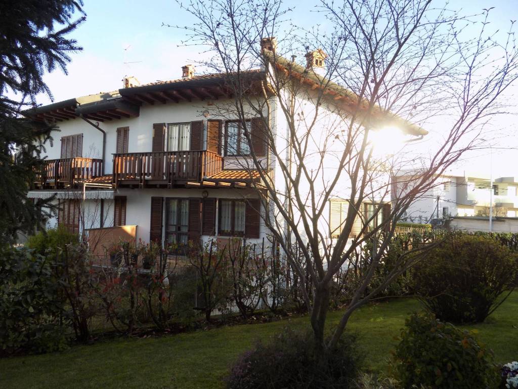 Villa a Brusaporto in Via dei Pioppi - Foto 1
