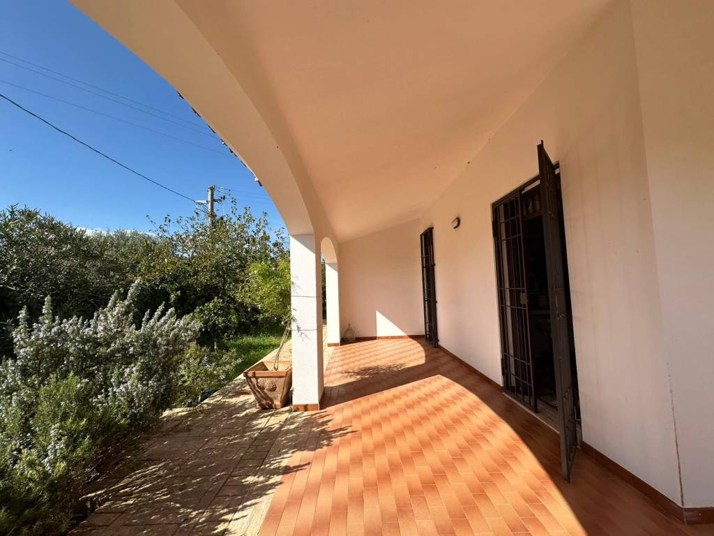 Villa a Noto in Via Gaetano Martino - Foto 4