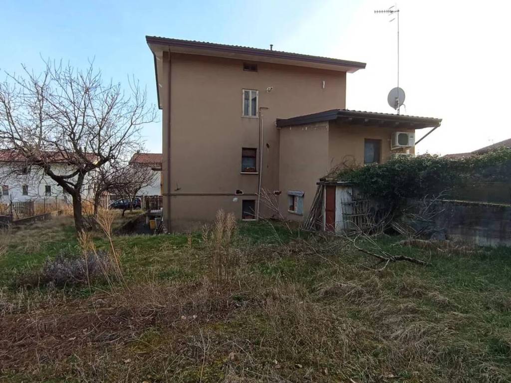 Appartamento a Maniago in Via San Camillo De Lellis - Foto 5