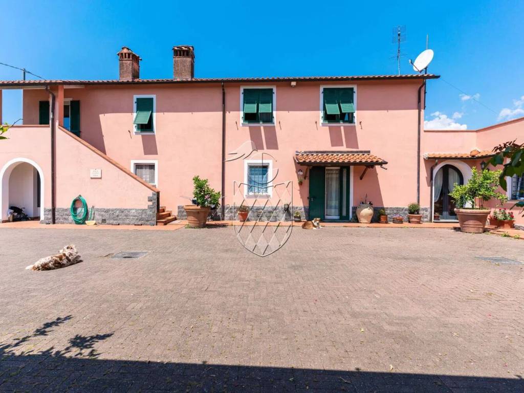 Villa a Sarzana in Area Residenziale Prima Periferia Bradia - Nave - San Michele - Foto 5