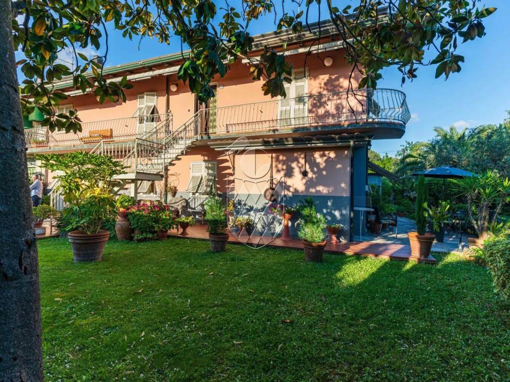 Villa a Castelnuovo magra in Via Provinciale - Foto 2