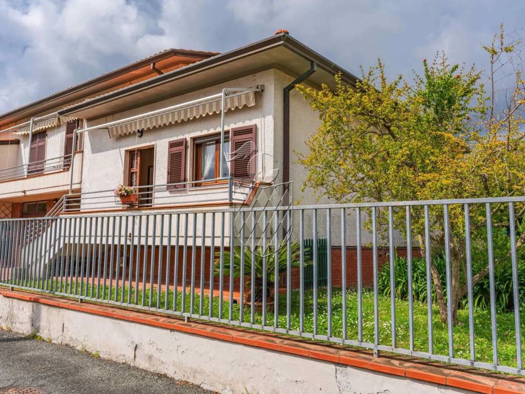 Villa a Luni in Via Caffaggiola - Foto 2