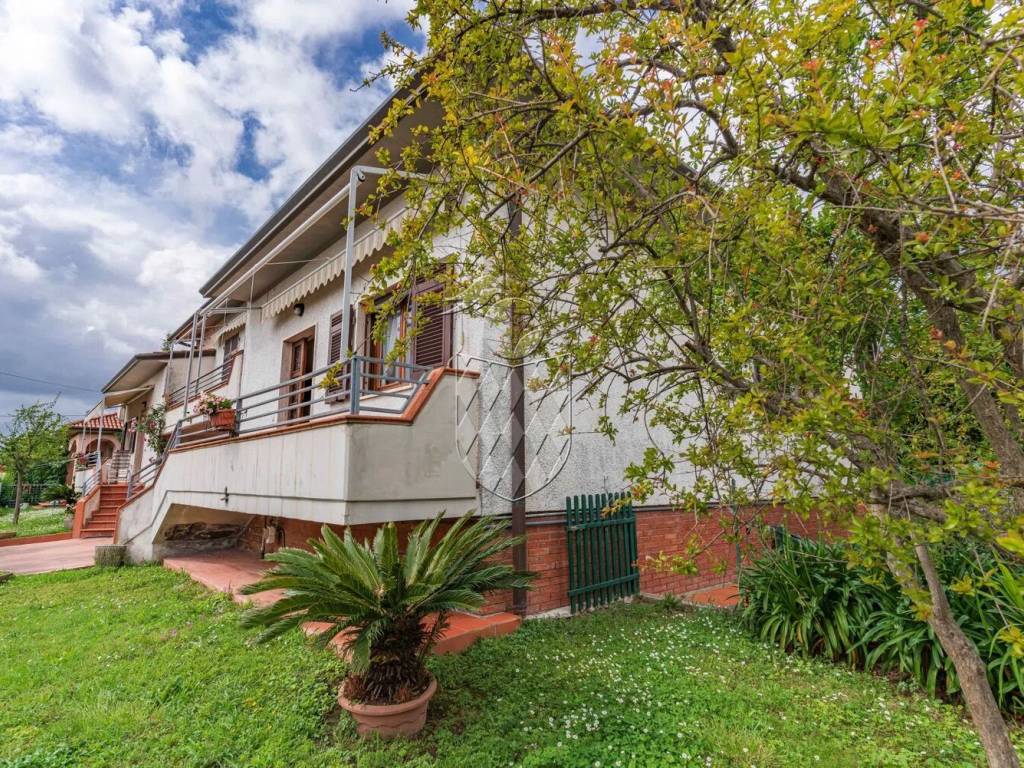 Villa a Luni in Via Caffaggiola - Foto 3