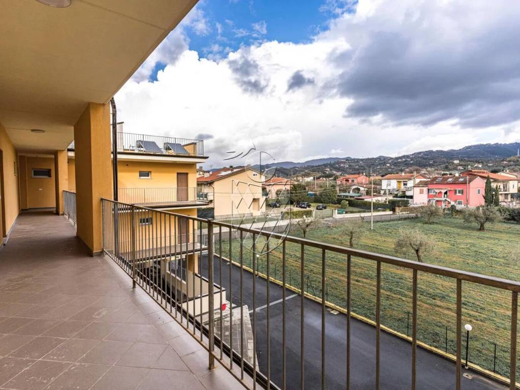 Appartamento a Castelnuovo magra in Via Provinciale S.N.C. - Foto 2