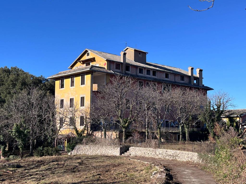 Palazzo / stabile a Spoleto in Strada di Monteluco - Foto 4