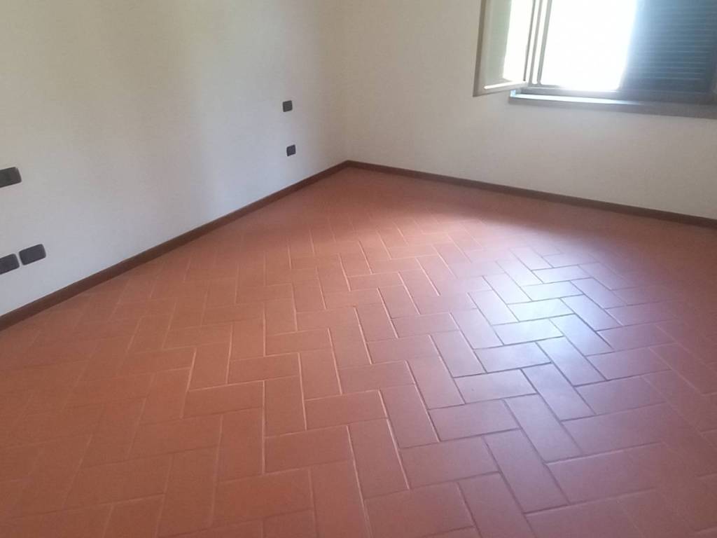 Appartamento a Greve in chianti in Via Don Giuseppe Morosini - Foto 2