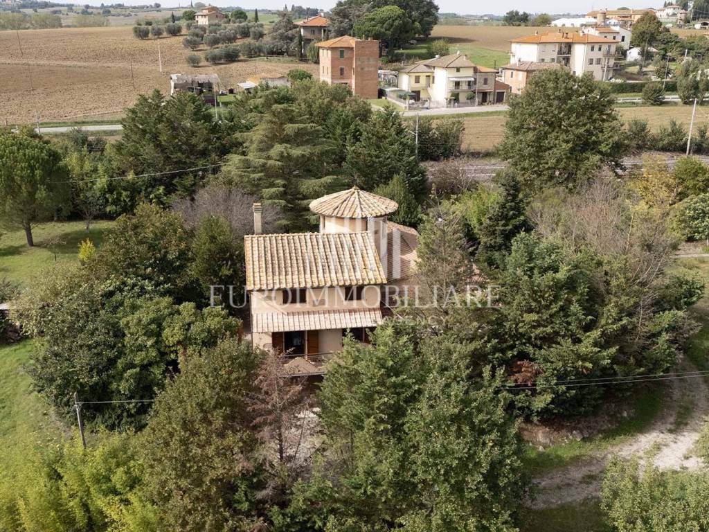 Villa a Castiglione del lago in Bv.Panicale Scalo - Foto 4