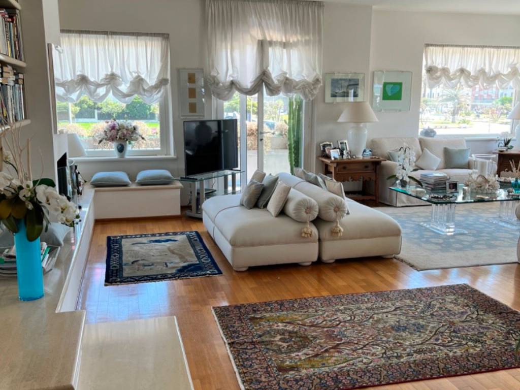 Attico / mansarda a Viareggio in Via Giuseppe Barellai, 54 - Foto 2