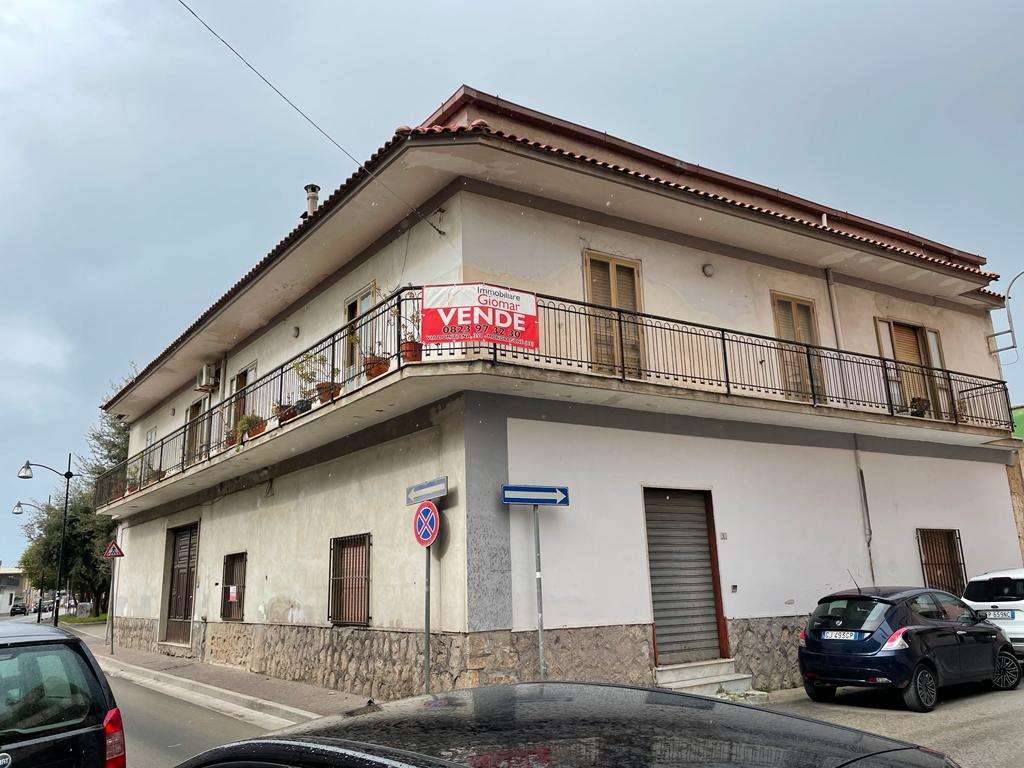 Casa indipendente a Mondragone in Via Giardino , 70 - Foto 2
