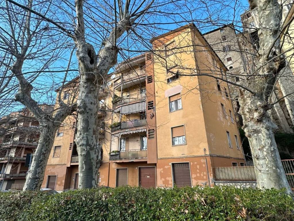 Appartamento a Orte in Via Pubblica Passeggiata - Foto 3