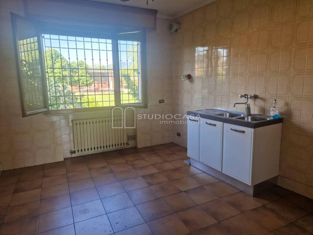 Villetta a schiera a Pisa in Via Innocenzo Lazzeri - Foto 3