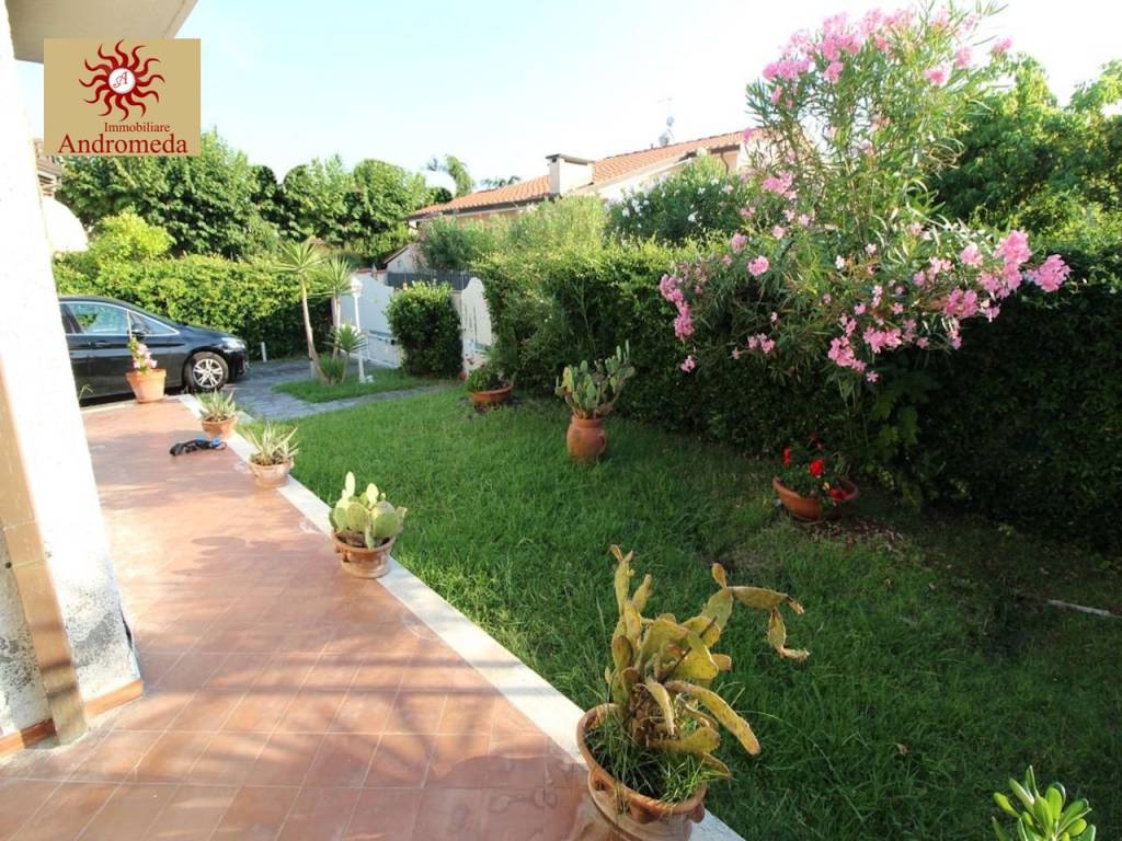 Villa a Forte dei marmi in Via Francesco Carrara - Foto 2