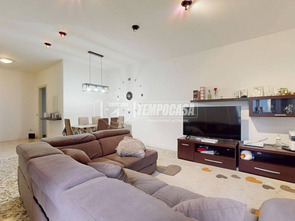 Appartamento a Mantova in Viale Divisione Acqui 7 - Foto 5