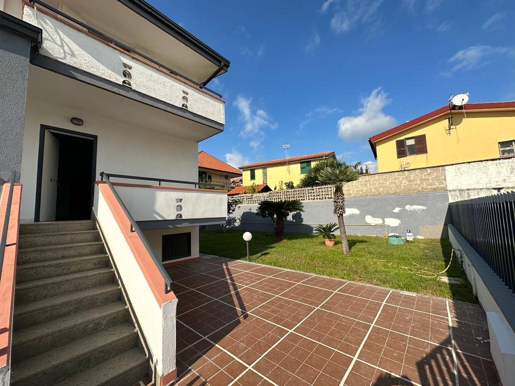 Villa a Giugliano in campania in Via Staffetta - Foto 3