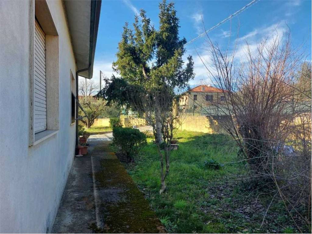 Casa indipendente a Castelnuovo magra in via delle colline - Foto 3