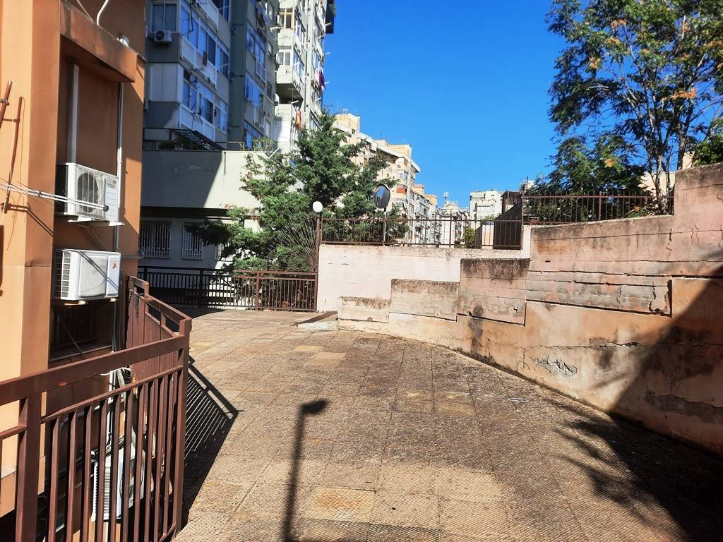 Box / garage a Palermo in Via Danimarca, 40 - Foto 3