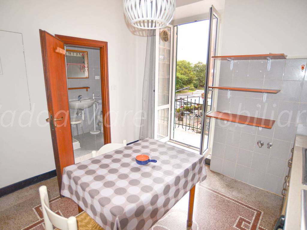 Appartamento a Vado ligure in Via Madonnetta, 2 - Foto 3