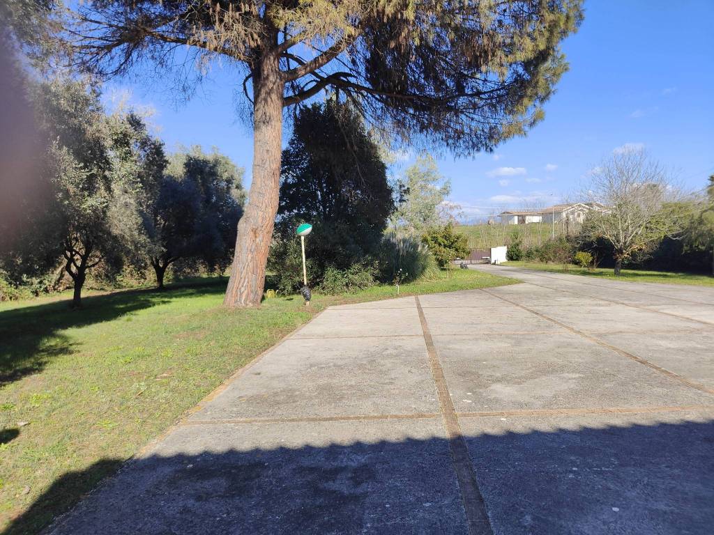 Villa a Latina in Via Nascosa - Foto 5