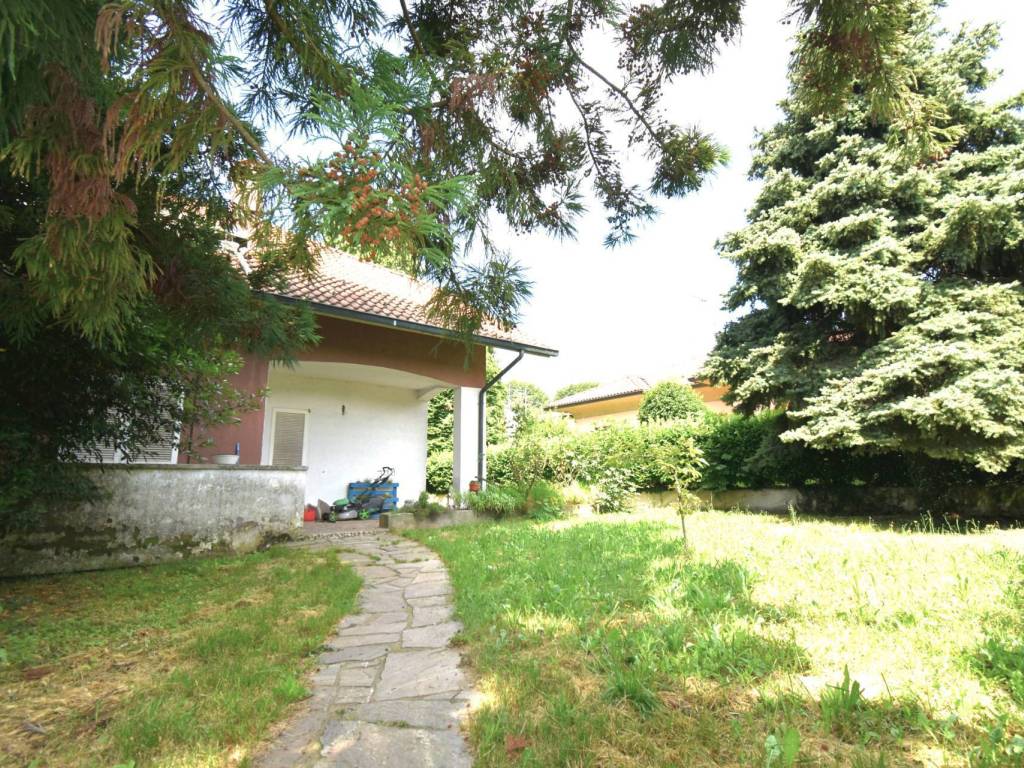 Villa a Casatenovo in VIA SAN GAETANO, 63 - Foto 3