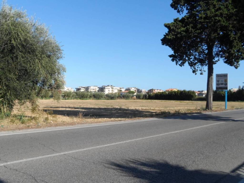 Terreno a Alba adriatica in Strada Statale Adriatica - Foto 3