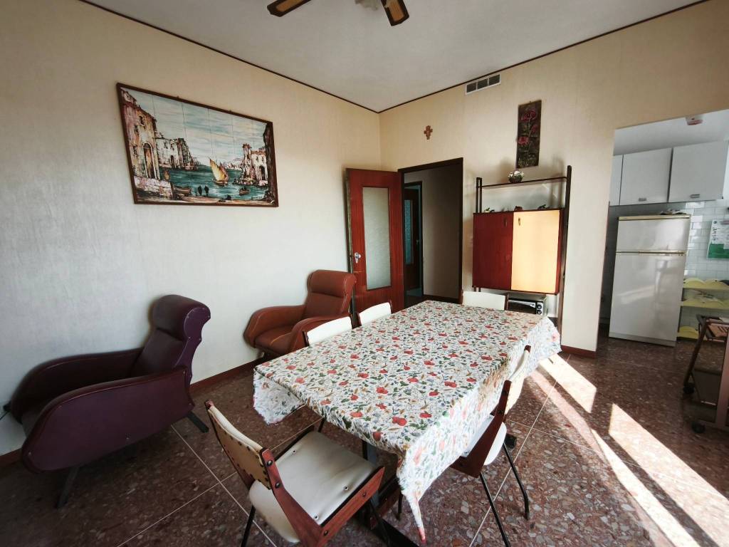 Attico / mansarda a Albissola marina in Piazza Arturo Toscanini - Foto 2