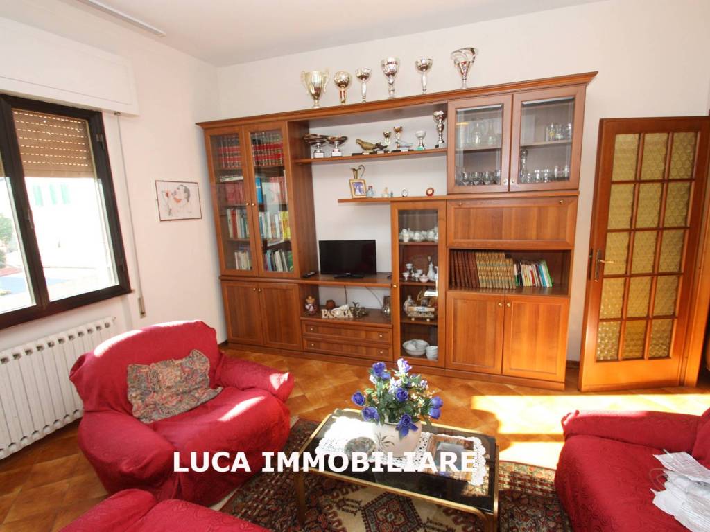 Villa a Buggiano in Via Ugo Foscolo, 2 - Foto 2
