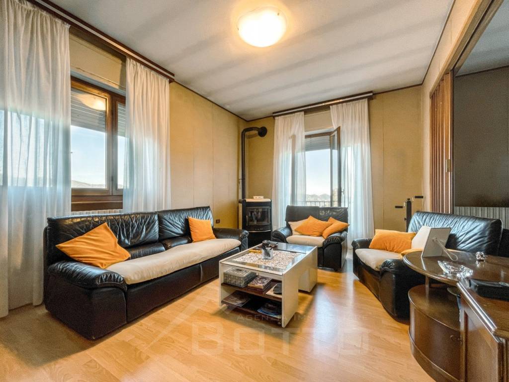 Casa indipendente a Arola in Via Omegna 16 - Foto 2