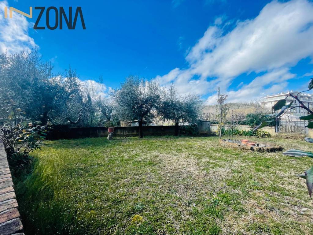 Villa a Teramo in Via Della Resistenza, 67 - Foto 4