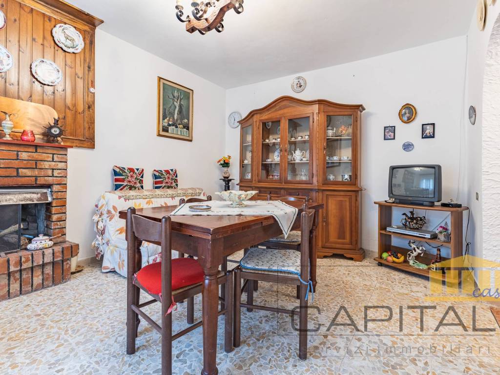 Villa a Vagli sotto in Via Selvano - Foto 2