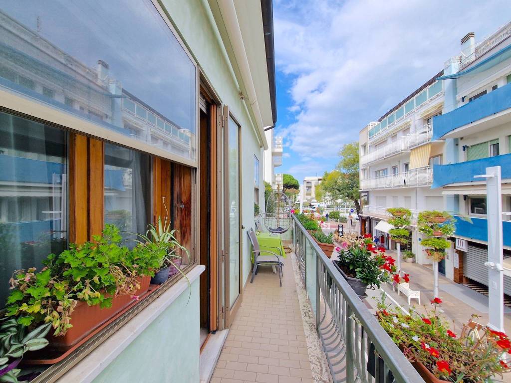 Casa indipendente a Riccione in Viale Dante Alighieri - Foto 5