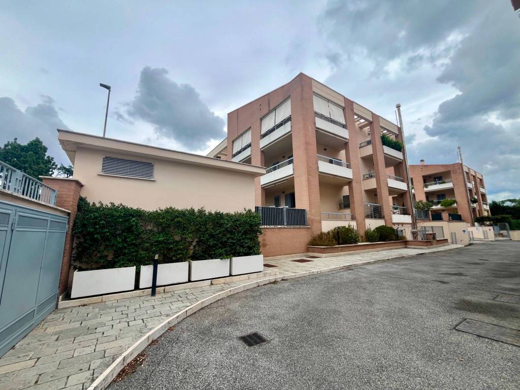 Appartamento a Roma in Via Appia Nuova, 797 - Foto 1