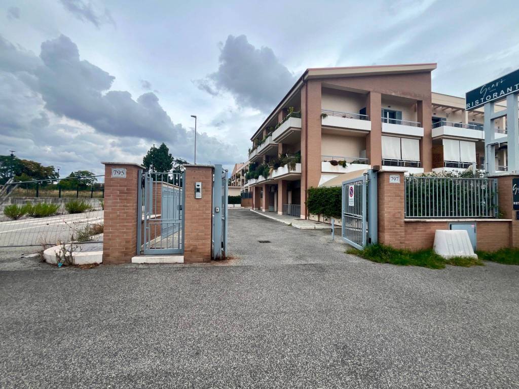 Appartamento a Roma in Via Appia Nuova, 797 - Foto 2