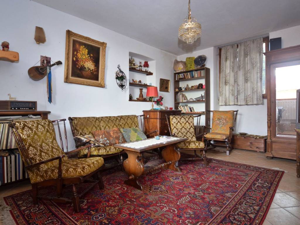 Casa indipendente a Biandronno in Roma s.n.c - Foto 5