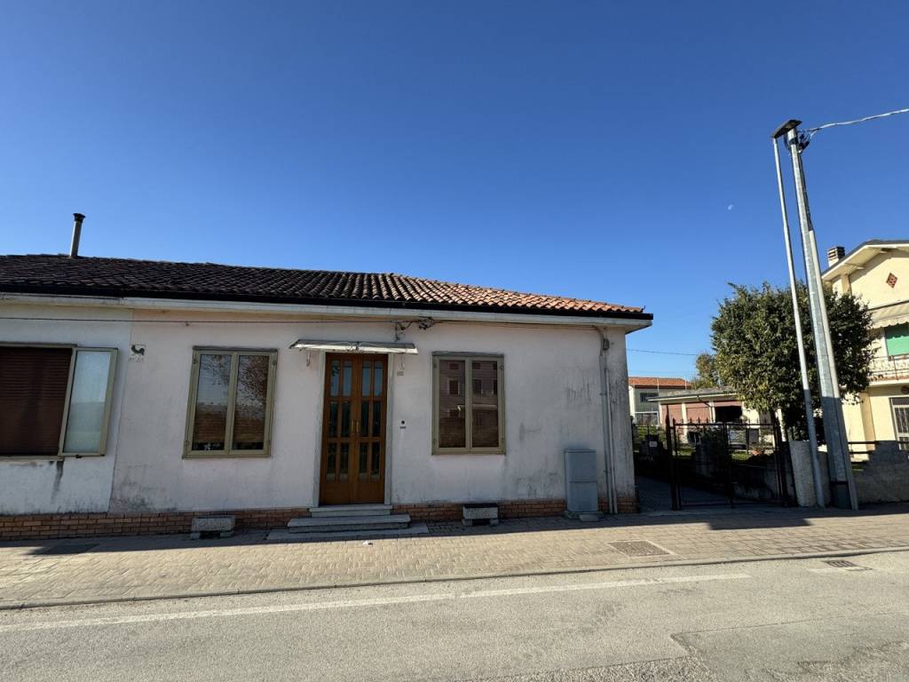 Villa a Lonigo in Via Pozzola 27 - Foto 3