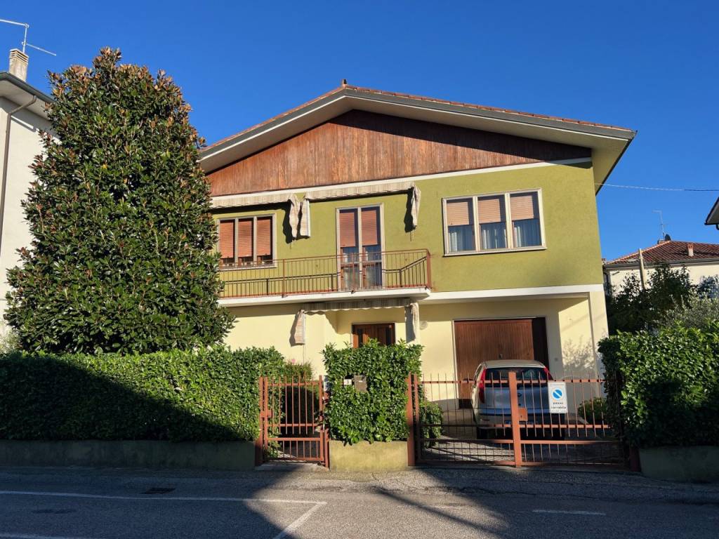 Casa indipendente a Lonigo in VIA VENEZIA, 3 - Foto 2