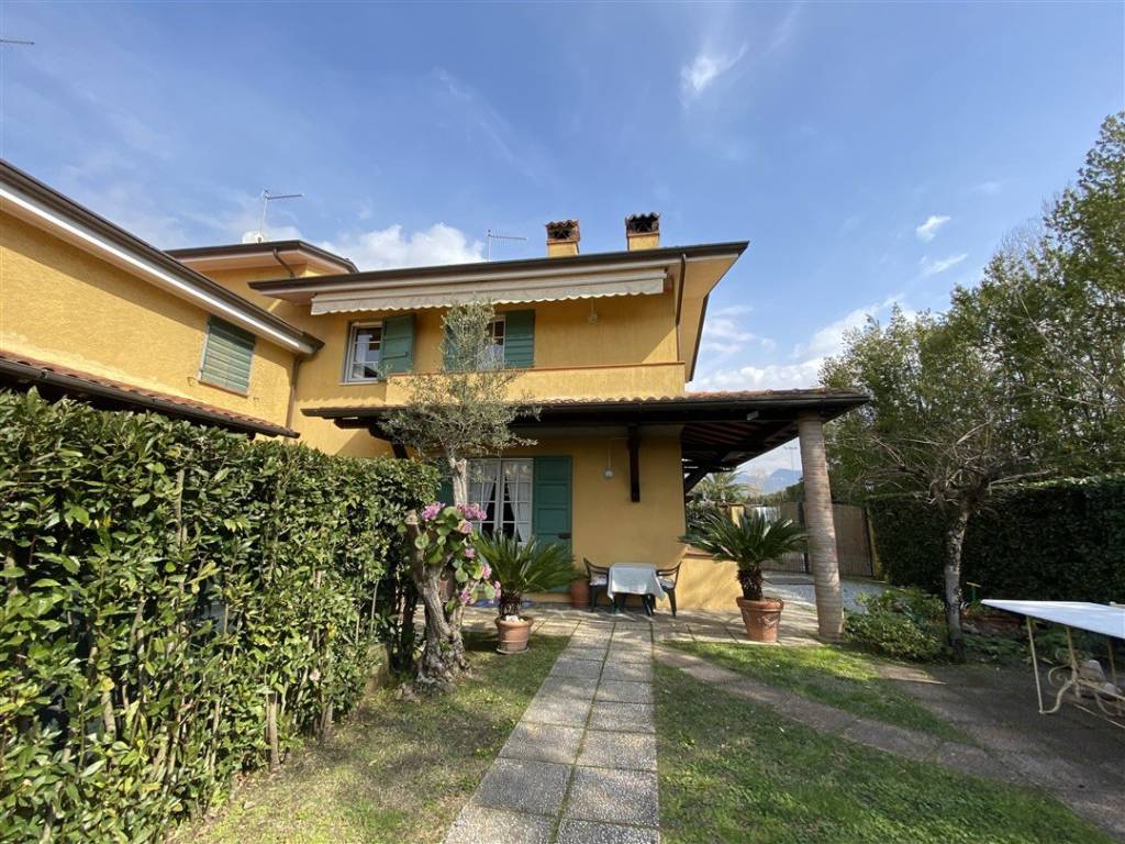 Villa a Forte dei marmi in Via F. Donati - Foto 3