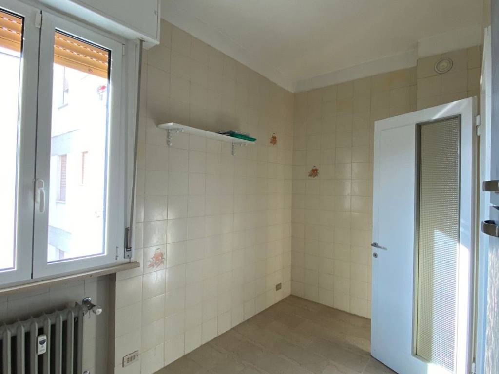 Appartamento a Modena in Via Luigi Valdrighi - Foto 2