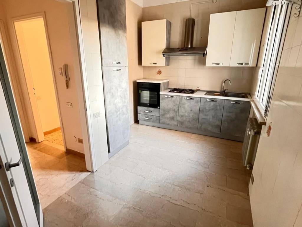 Appartamento a Modena in Via Luigi Valdrighi - Foto 5