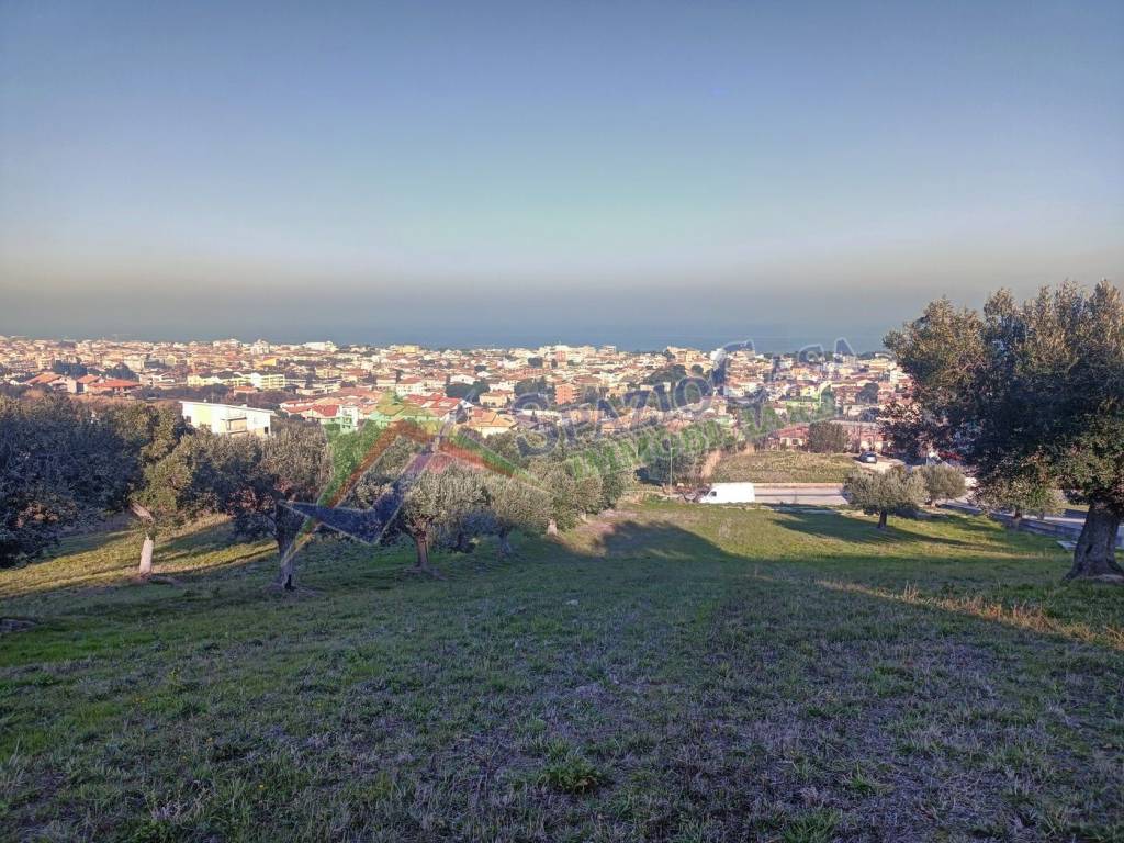 Terreno a Tortoreto in Via I. Graziani - Foto 2