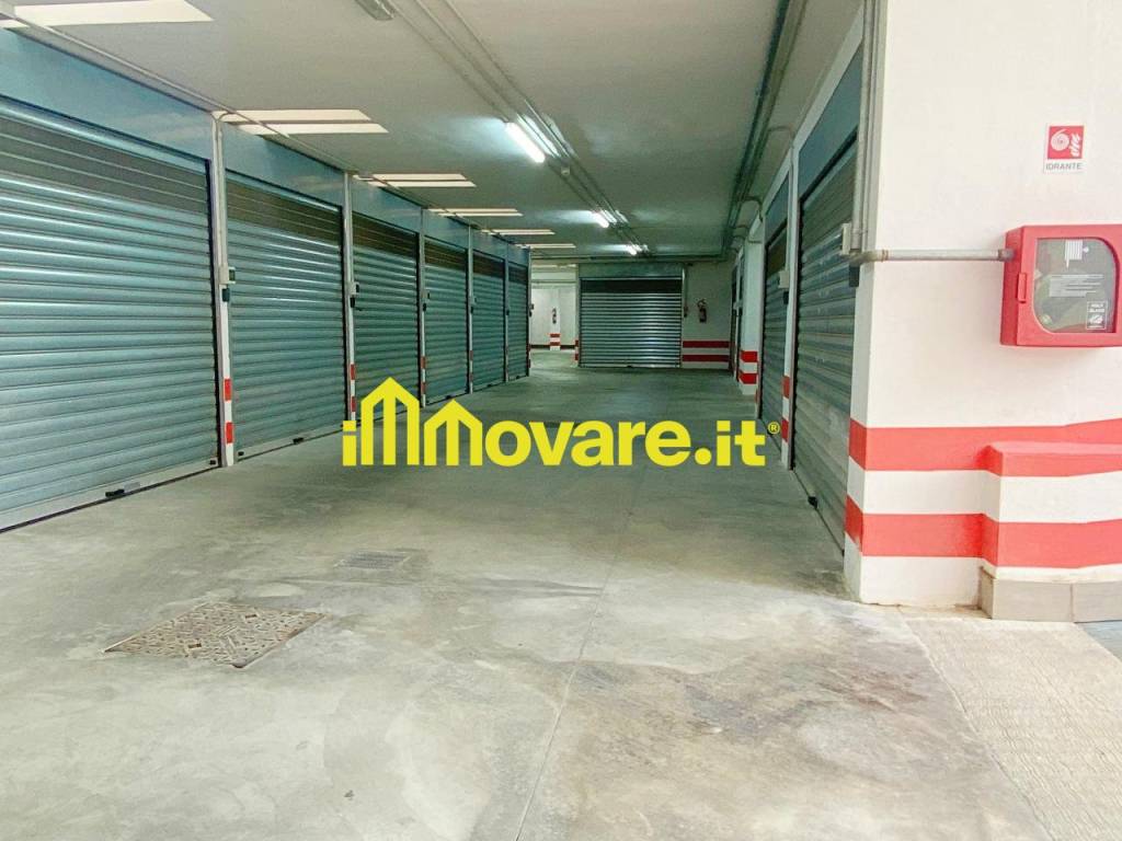 Box / garage a Bari in Via Saverio Lioce, 45 - Foto 3