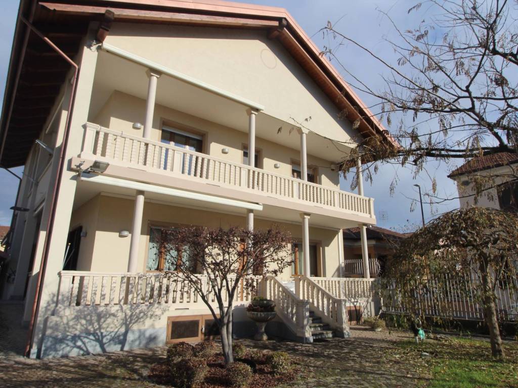 Appartamento a Beinasco in Via Stupinigi, 41 - Foto 2
