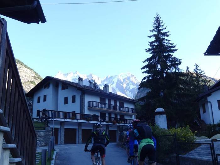 Appartamento a Courmayeur in Strada della Vittoria - Foto 3
