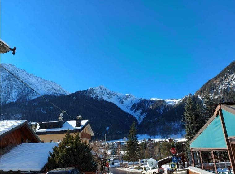 Appartamento a Courmayeur in Via Guglielmo Marconi - Foto 2
