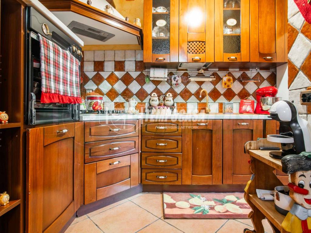 Appartamento a Uboldo in Via Angelo Morandi 7 - Foto 4