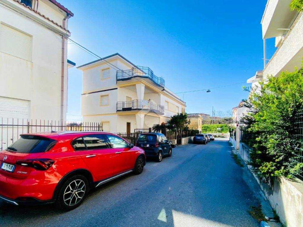 Appartamento a Fuscaldo in Via Dottor Antonio Valenza - Foto 2