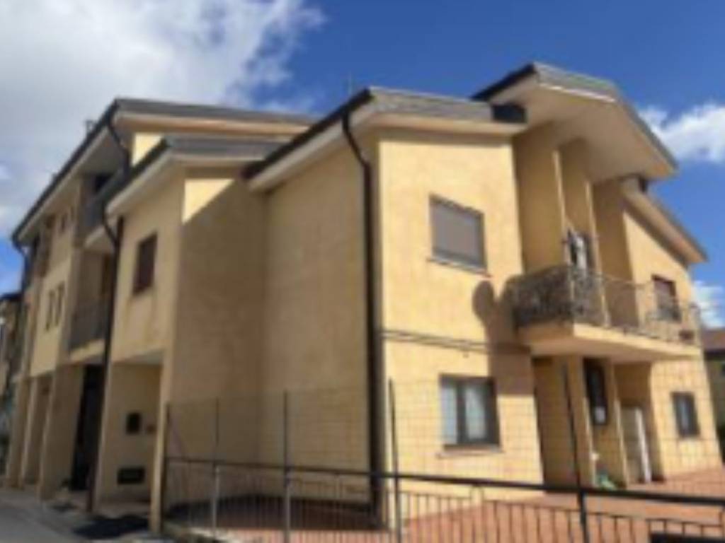 Appartamento a Moliterno in Via Vincenzo Valinoti Latorraca - Foto 2