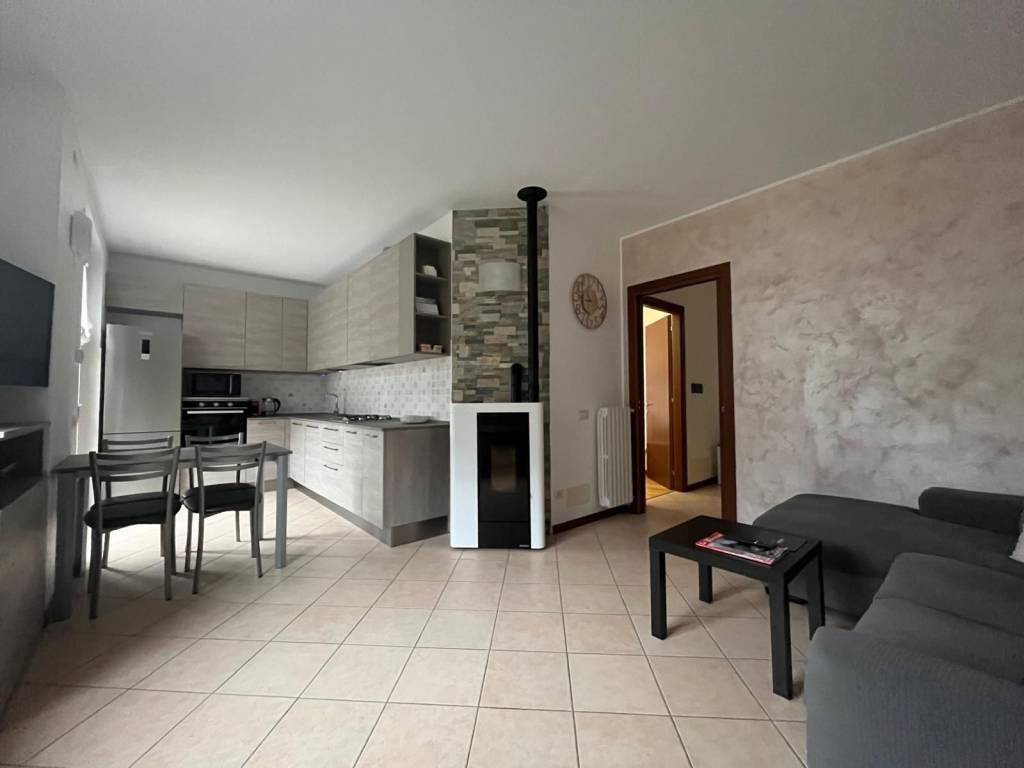 Appartamento a Colle brianza in Via Milano - Foto 2