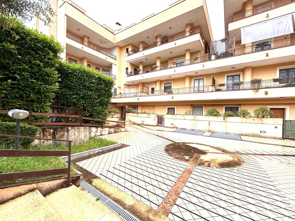 Appartamento a Caserta in Vicolo Alfredo De Negri - Foto 2