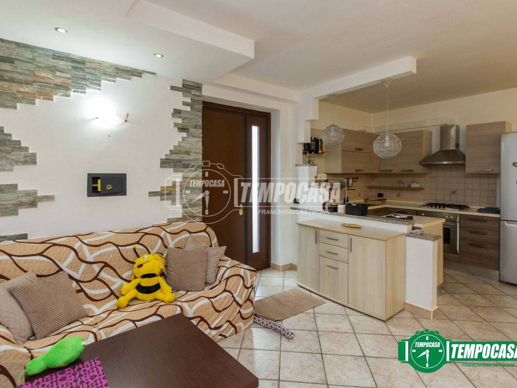 Appartamento a Oleggio in Via Gaggiolo, 120 - Foto 2