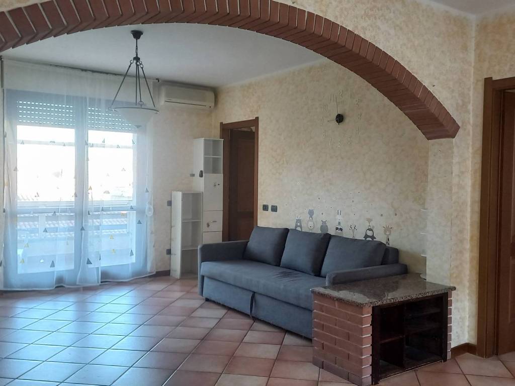 Appartamento a Trecate in Via Dottor Giacomo Perone - Foto 2